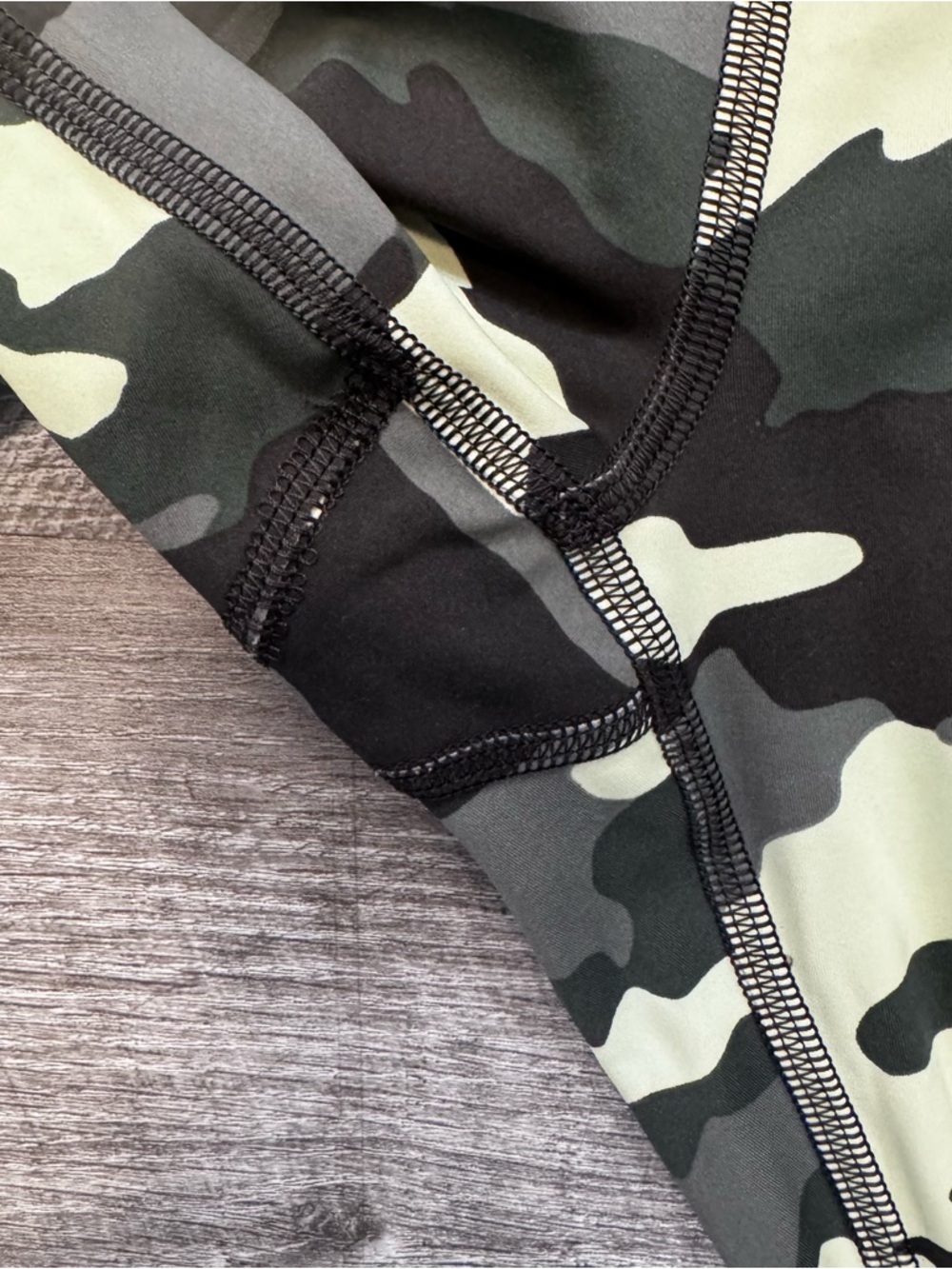 Lululemon Fast & Free Tight Heritage 365 Camo Crispin Green Nulux Ankle Sz. 4 - Picture 8 of 9